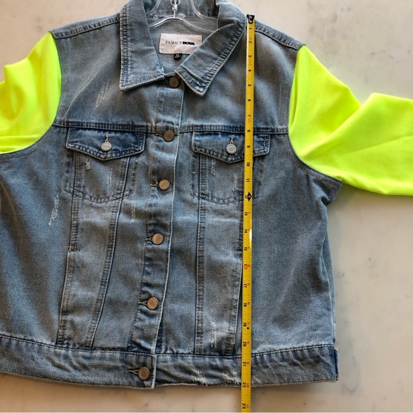 Fashion Nova Neon Sleeve Light Wash Denim Jacket Size XL - Picture 5 of 16
